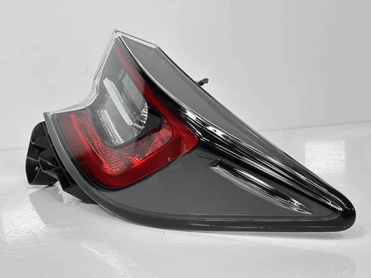 破損なし 低走行 カローラスポーツ NRE210H ZWE211H ZWE213H 純正 右テールランプ テールライト LED 81551-12D21 12-629 5R 管理28965