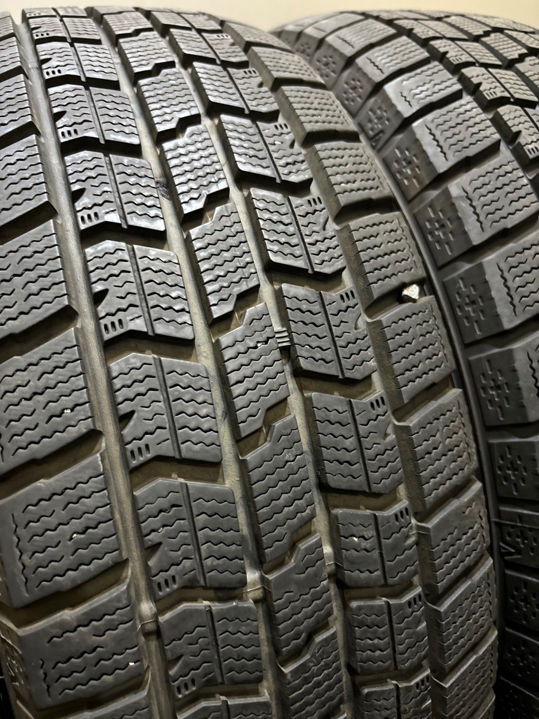 GOODYEAR ICENAVI7 195/65R15 15インチ スタッドレス 4本 20年製 バリ