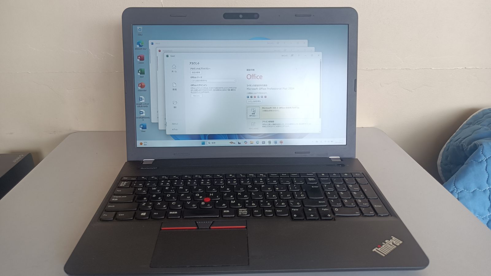 ノートパソコンThinkPad第六世代Core i7 SSD256Gメモリ8G win11 office