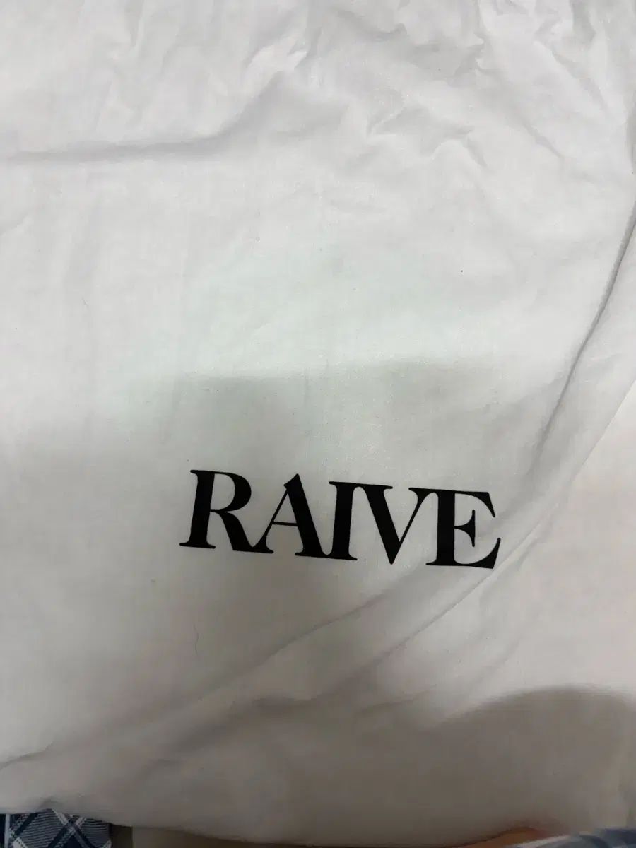 レイヴ Liv