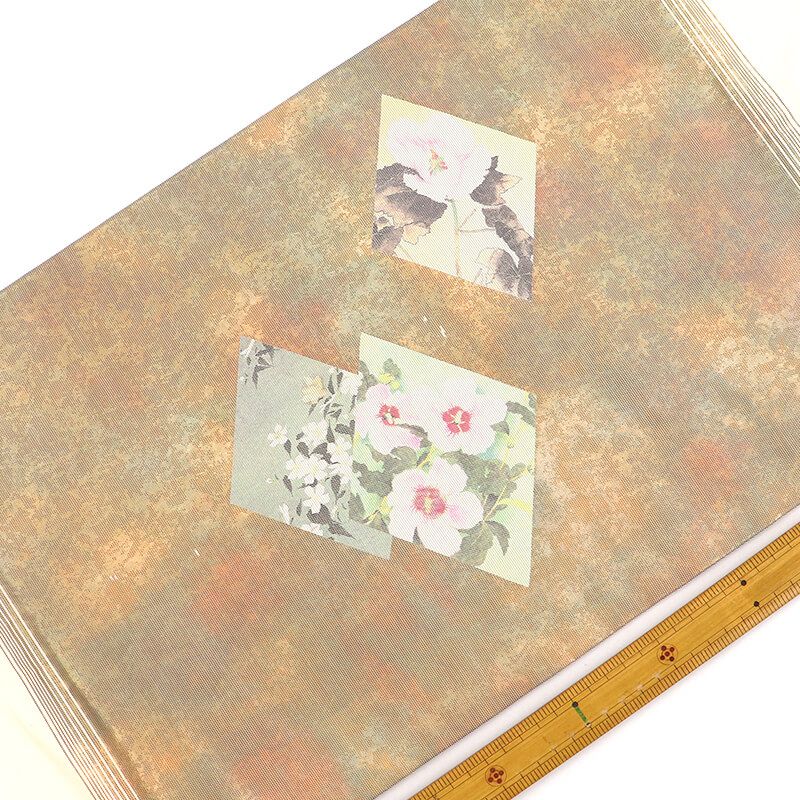 名古屋帯 正絹 九寸帯 お太鼓柄 金ベージュ 箔地 菱 花柄 上品 小さいサイズ 長さ349cm 幅31.5cm リサイクル 和装セミフォーマル 着物 仕立て上がり