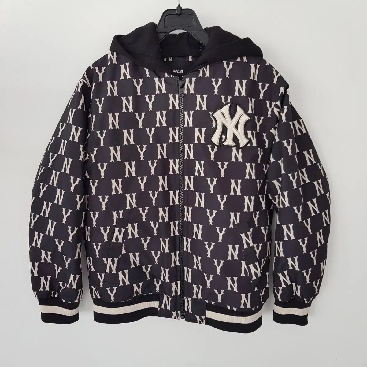 Amazon.co.jp: 北海道日本ハムファイターズ パーカー メンズ 軽い