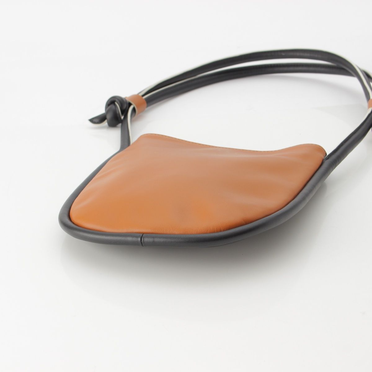 マルニ MARCEL KNOT FLAT スモール カーフレザー サイドライン ロゴ 
