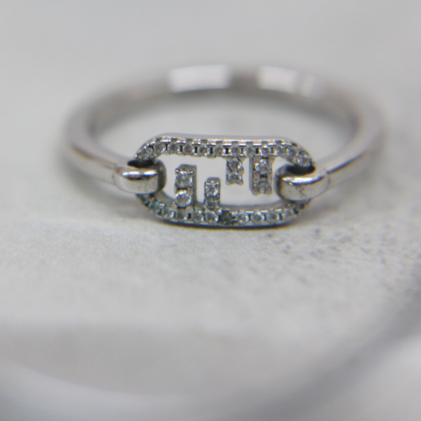 S144)【現行品】FENDI/フェンディ オーロックリング シルバー