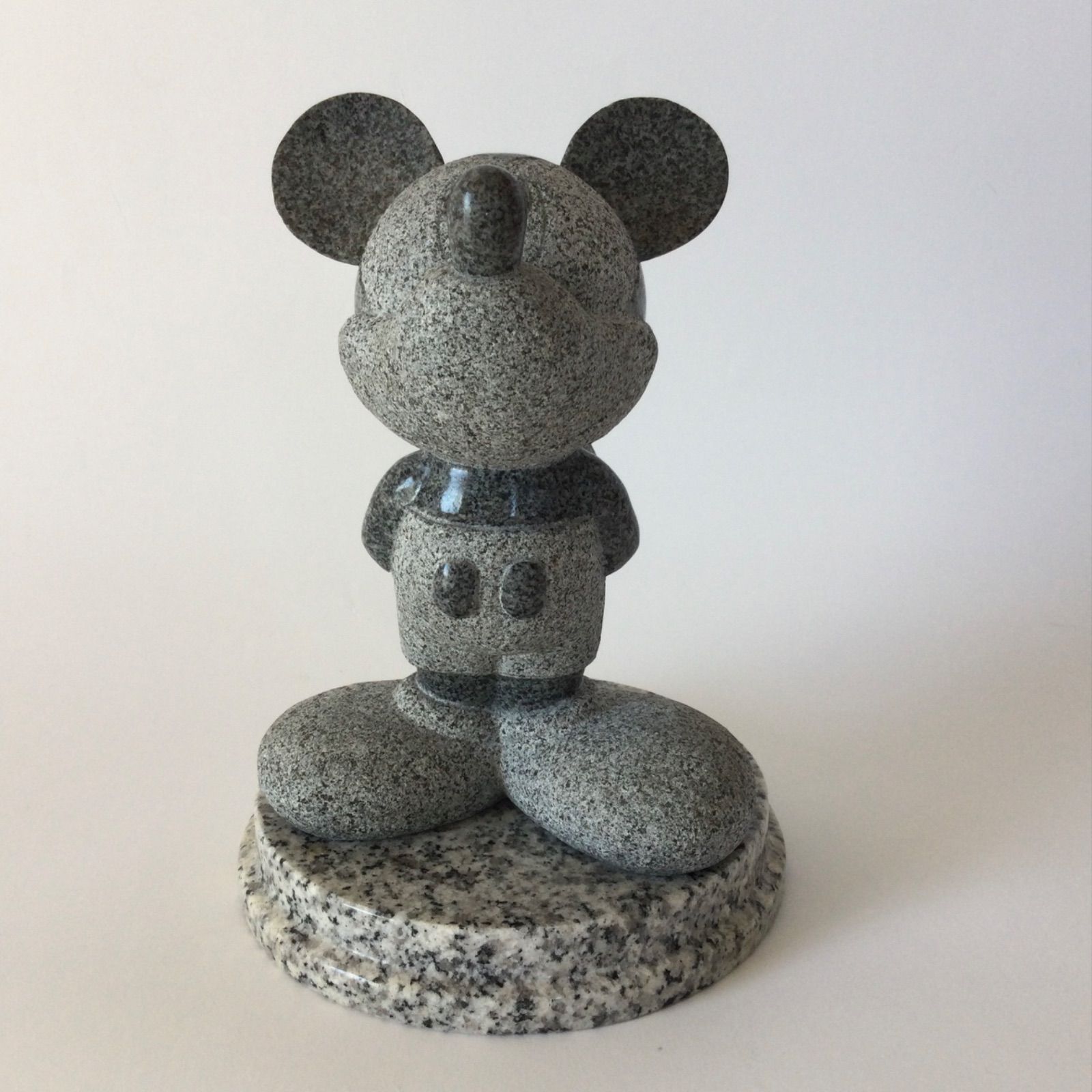 入手困難！ミッキーマウス・御影石・大理石・台座付き・石像