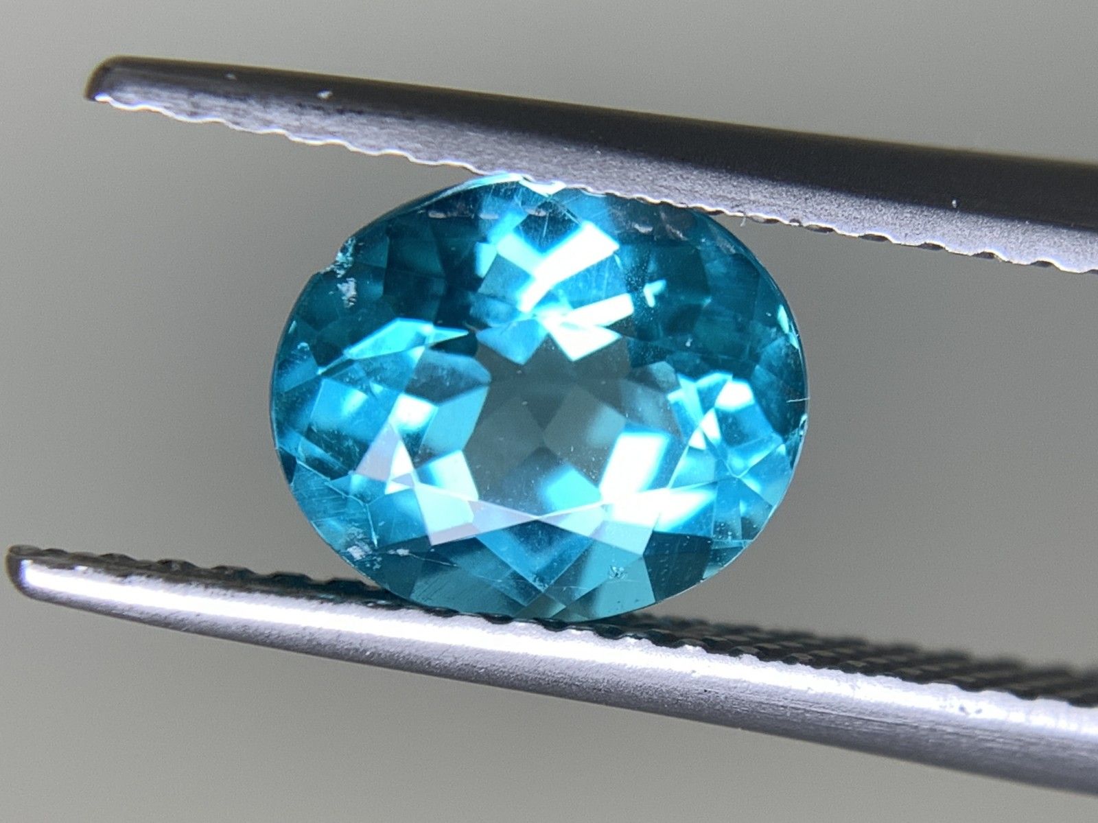 ブルートパーズ ルース(裸石) 1.44ct, オーバル(楕円形) 【11月