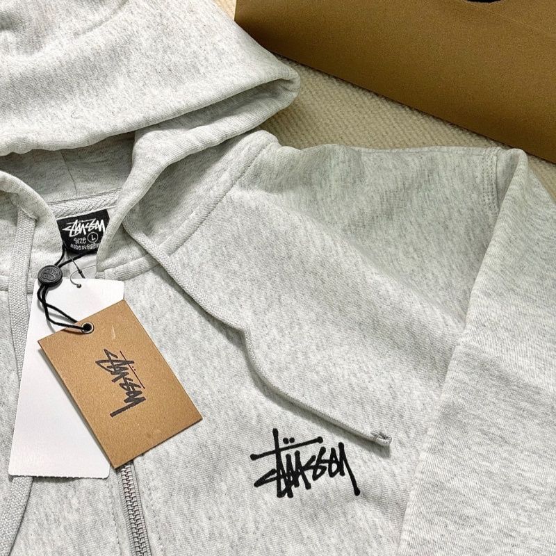 新品未使用】 Stussy ステューシー ジップパーカー 男女兼用 新品未使用】 Stussy ステューシー ジップパーカー 男女兼用