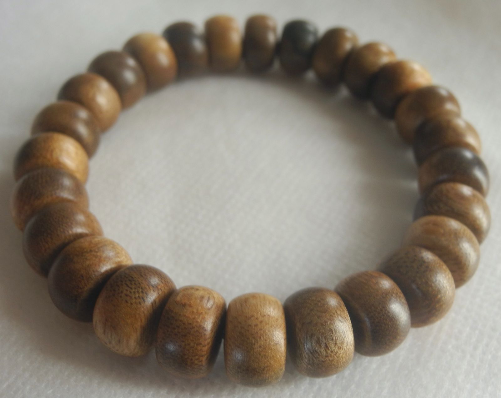 ベトナム産 品位 天然 香木 沈香 数珠 ブレスレット 本物 22g 12mm agarwood 仏具 伽羅 美しい木目 非常に良い香り 水沈 アロマ