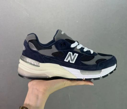 値下げします 新品未使用❤️New balance ニューバランス 992 M992 男女兼用 スニーカー✿ - メルカリ