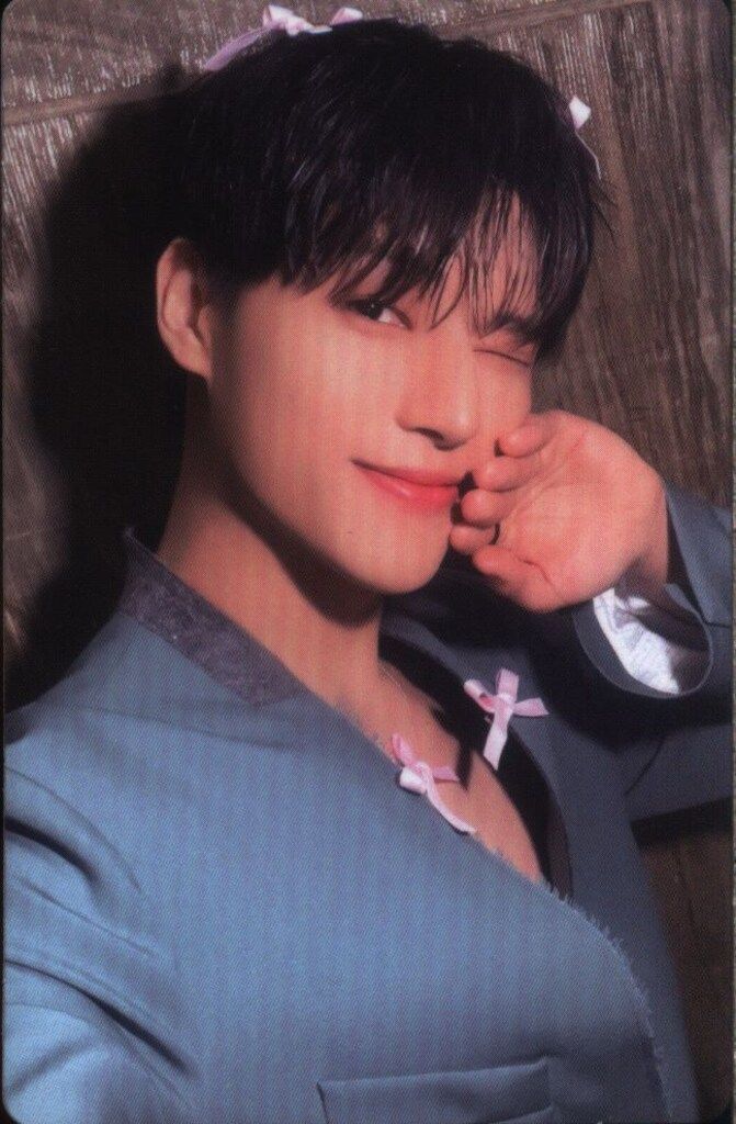 ATEEZ HELLO82 WOO YOUNG GOLDEN HOUR Part.1 BOW