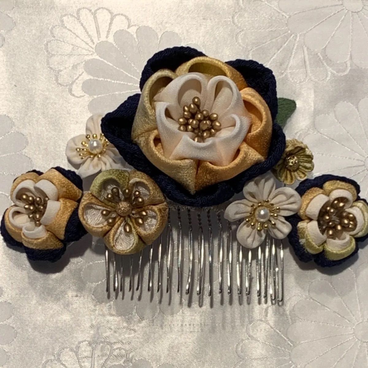 502ag42◎七五三 七歳 女児 セミアンティーク 金彩 着物&袋帯&長襦袢