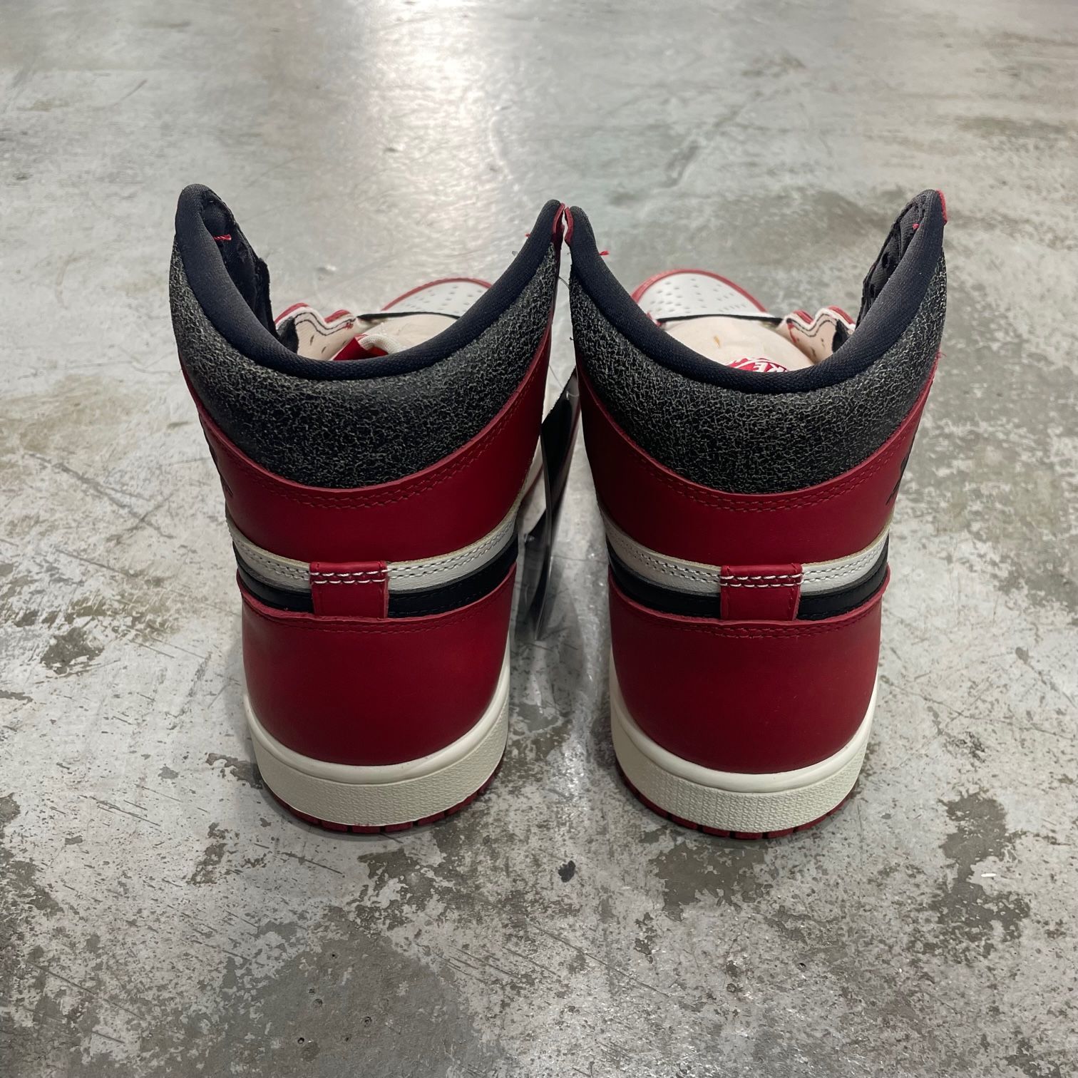 国内正規 未使用品 NIKE AIR JORDAN 1 RETRO HIGH OG CHICAGO LOST 
