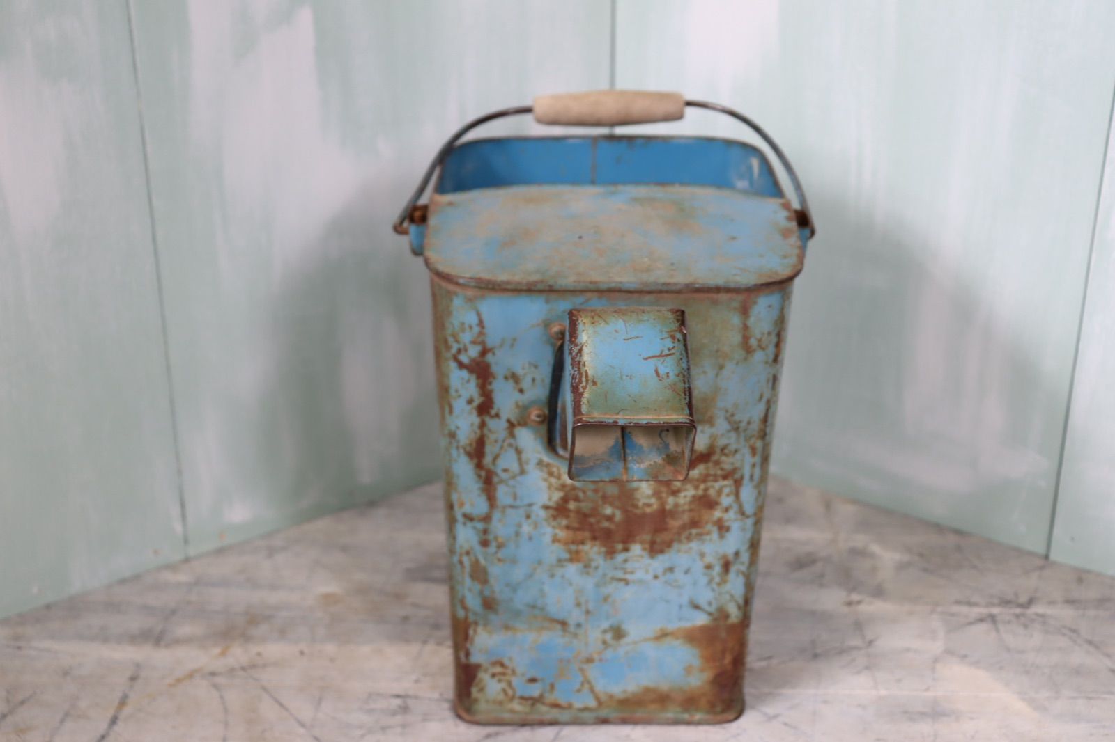 ブリキ缶保存容器ジョーロ-2