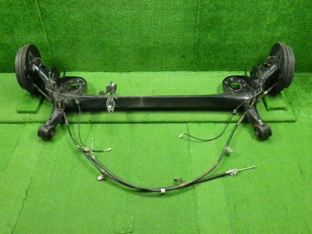 アクア DAA-NHP10 RアクスルビームASSY 42110-52332 9151