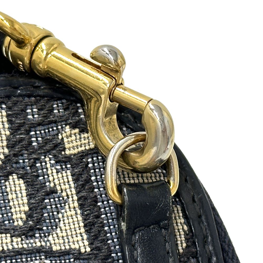 チェーンショルダー