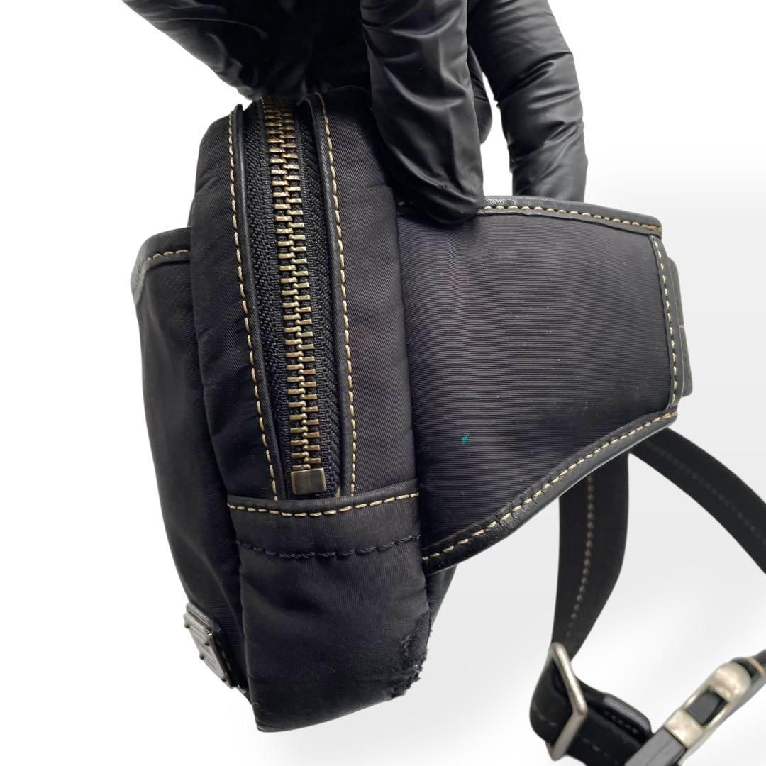 コーチ　ウエストバッグ　ナイロン　ブラック　メタルバッグチャーム追加　極美品 良品 COACH コーチ ウエストバッグ ナイロン ブラック