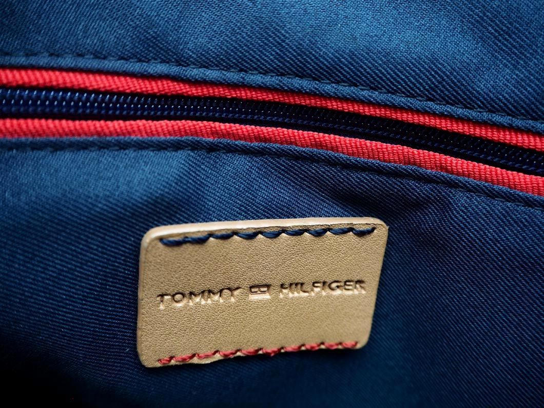 TOMMY HILFIGER トミーヒルフィガー チェーン トート バッグ 黒 