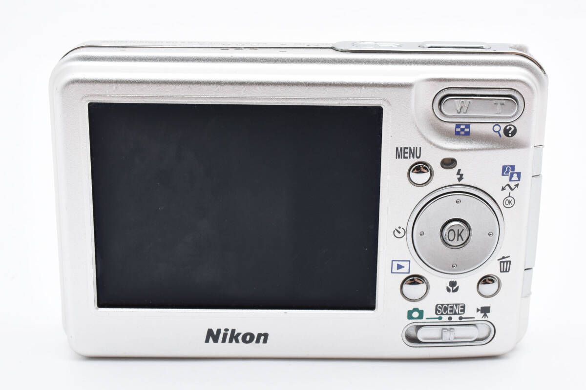 ☆良品☆ ニコン Nikon COOLPIX S3 シルバー コンパクトデジタルカメラ