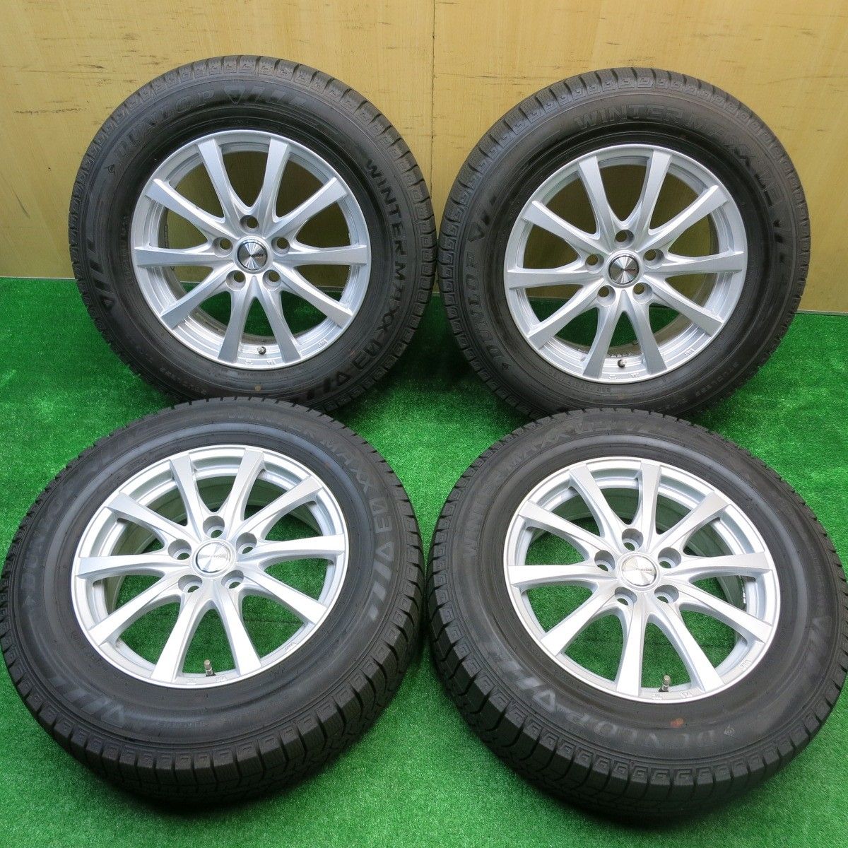バリ溝 24年 キレイ 9.5分以上 40系 アルファード 等 225|65R17 スタッドレス ダンロップ ウインターマックス 03 ravrion RS01 ラブリオン 17インチ PCD120|5H 5100910HAス