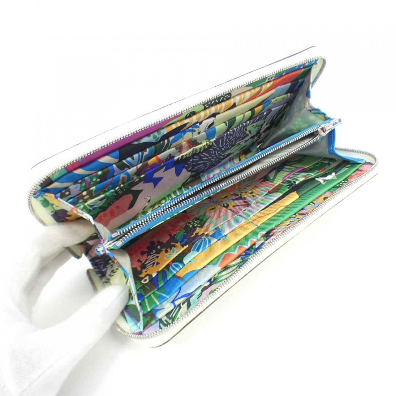 エルメス EN LIBERTE シルク イン クラシック 084387CK 財布 - メルカリ 