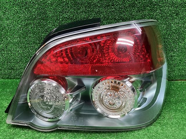 スバル　GDA　インプレッサ　WRX　右テールレンズ　220-20915　250125257