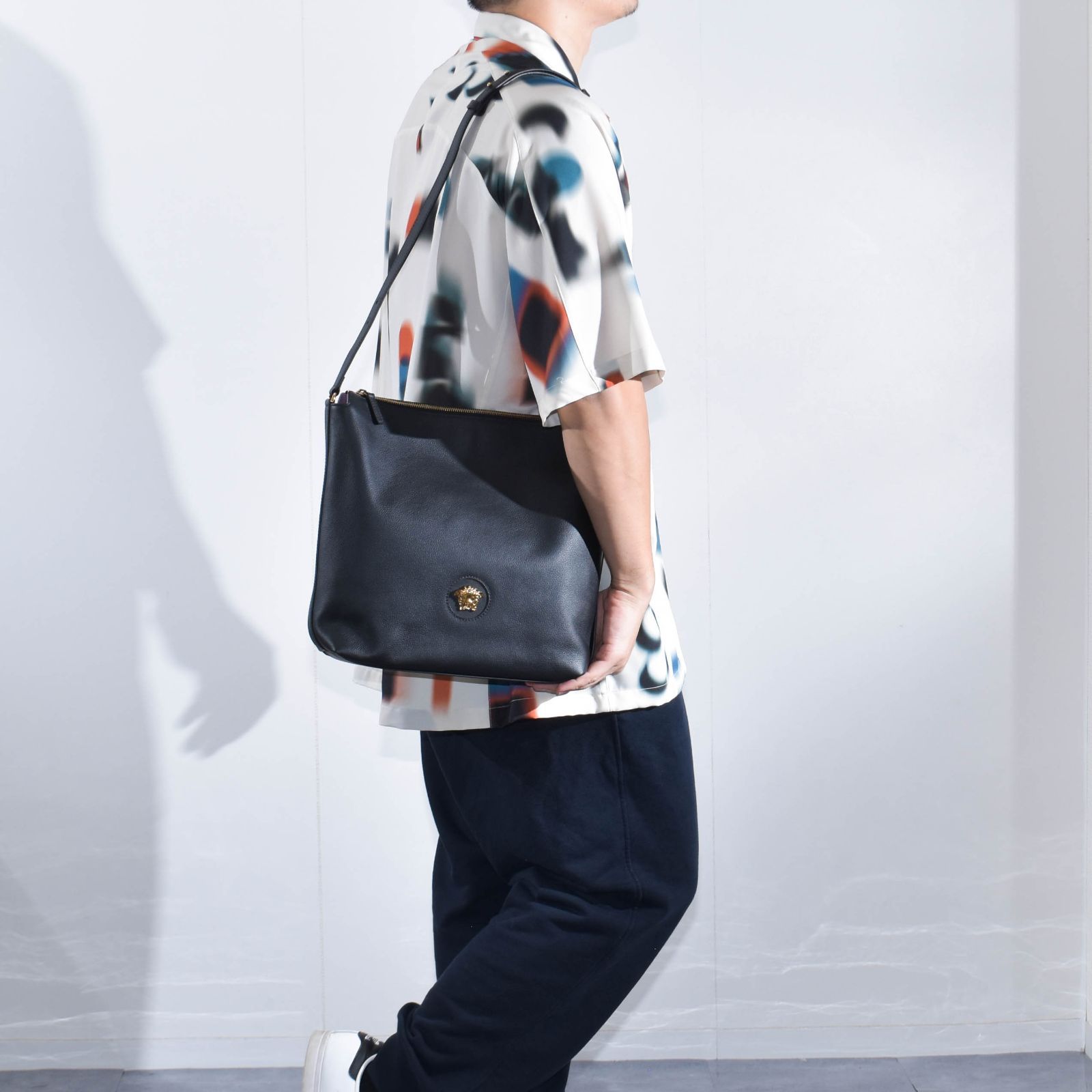 ヴェルサーチ ショルダーバッグ ブラック メデューサ 1015532 ヴェルサーチ ショルダーバッグ ブラック メデューサ 1015532