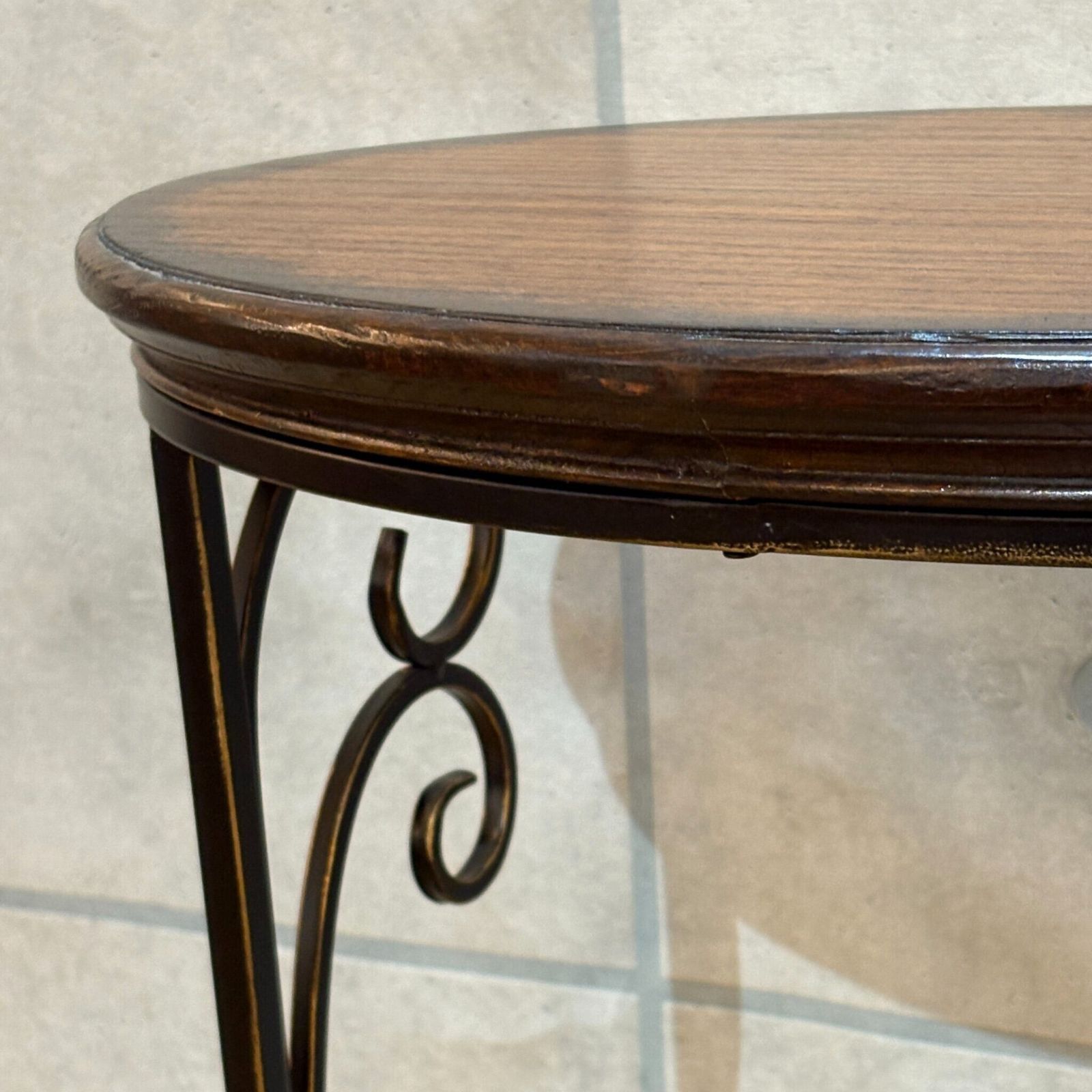 ヴィンテージ風の ARIVO