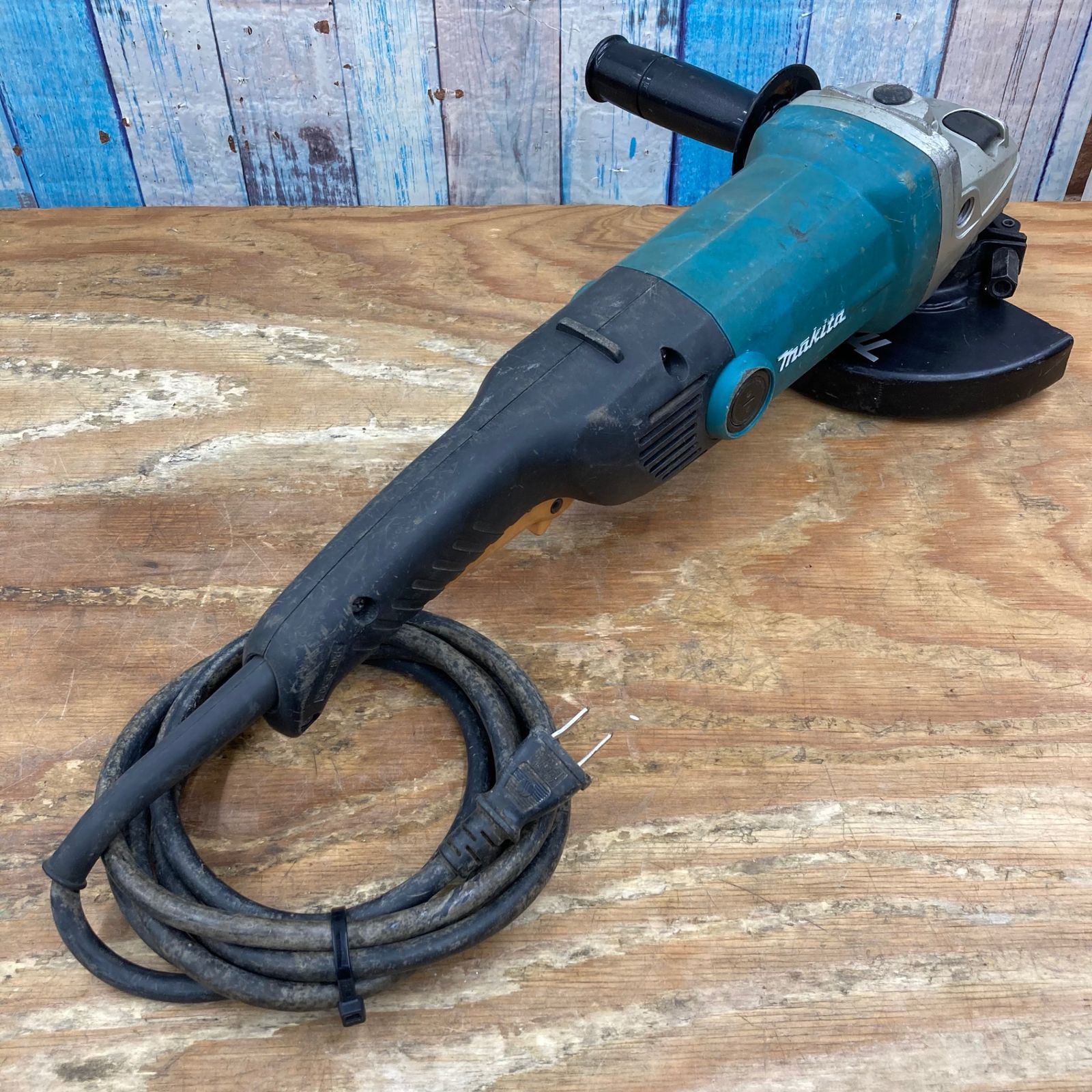 ☆マキタ(makita) 180mm電子ディスクグラインダ GA7011C【柏店】 ☆マキタ(makita) 180mm電子ディスクグラインダ GA7011C【柏店】