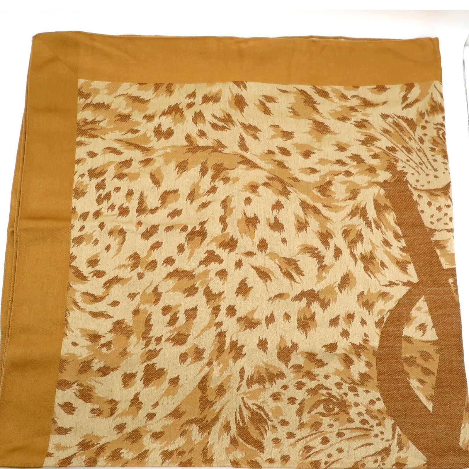 【美品】イヴ・サンローラン 大判ストール　レオパード　毛　絹 Yves Saint Laurent イヴサンローラン 大判 ストール レオパード ロゴ