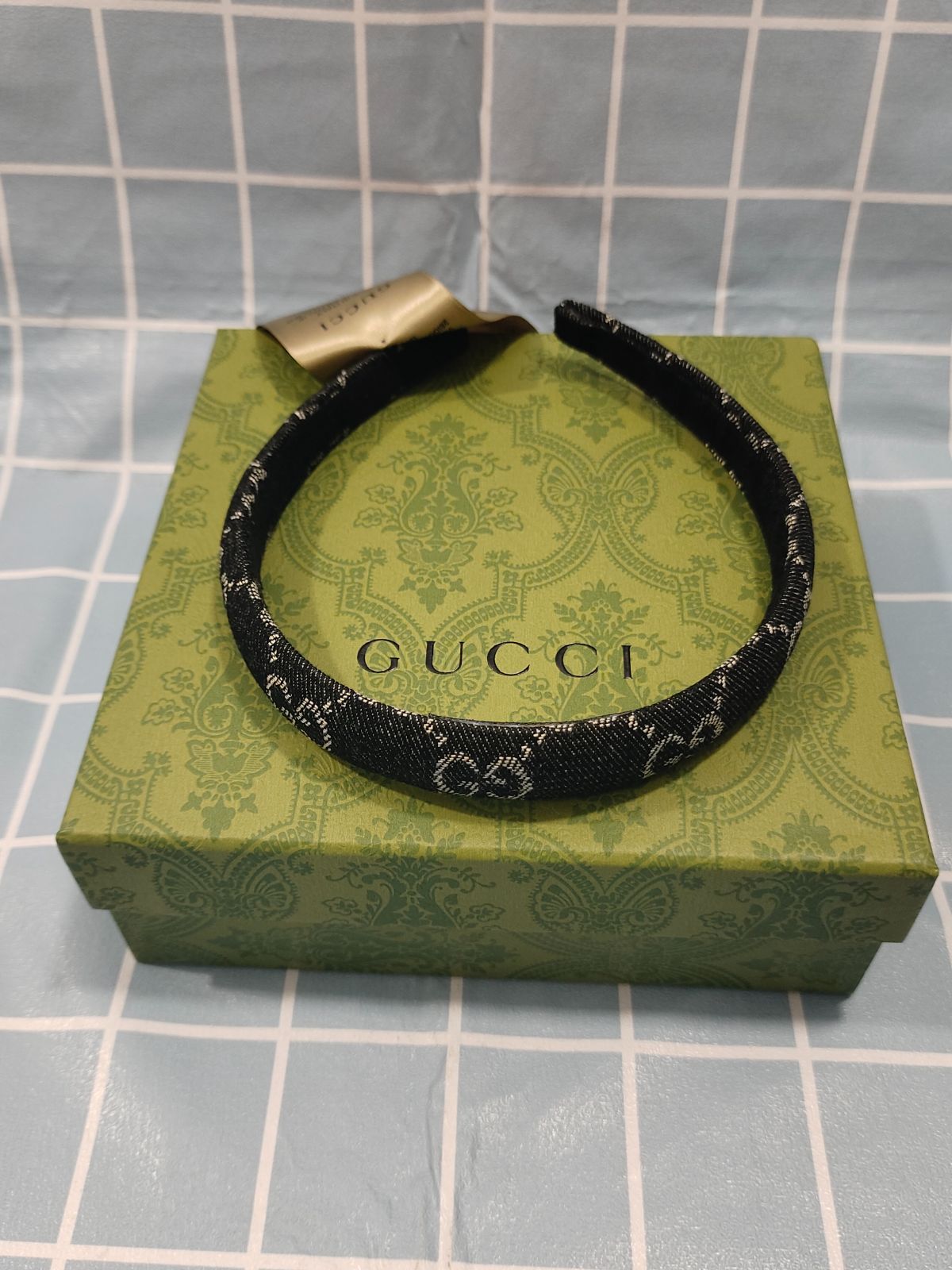 人気商品❗グッチ❇Gucci　カチューシャ　ヘアアクセサリー送料無料☆オシャレ　値下げ❗️新品ஐ未使用