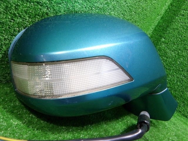 フリード DAA-GP3 右ドアミラー NH704M