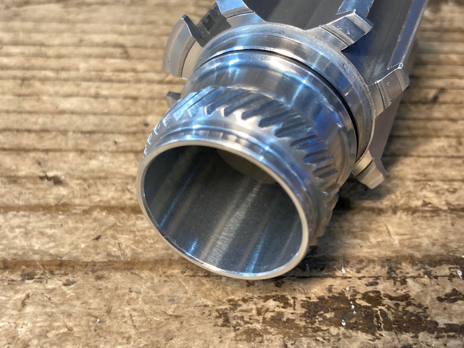 JI793 クリスキング CHRIS KING Conversion Kit R45 カンパニョーロフリーボディ 130mmクイック用シャフト 有 現状品