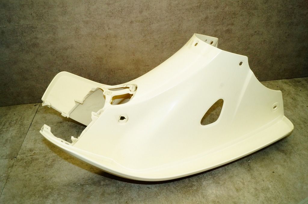 ホンダ スーパーカブ110 純正レッグシールド 81131-K88-L200