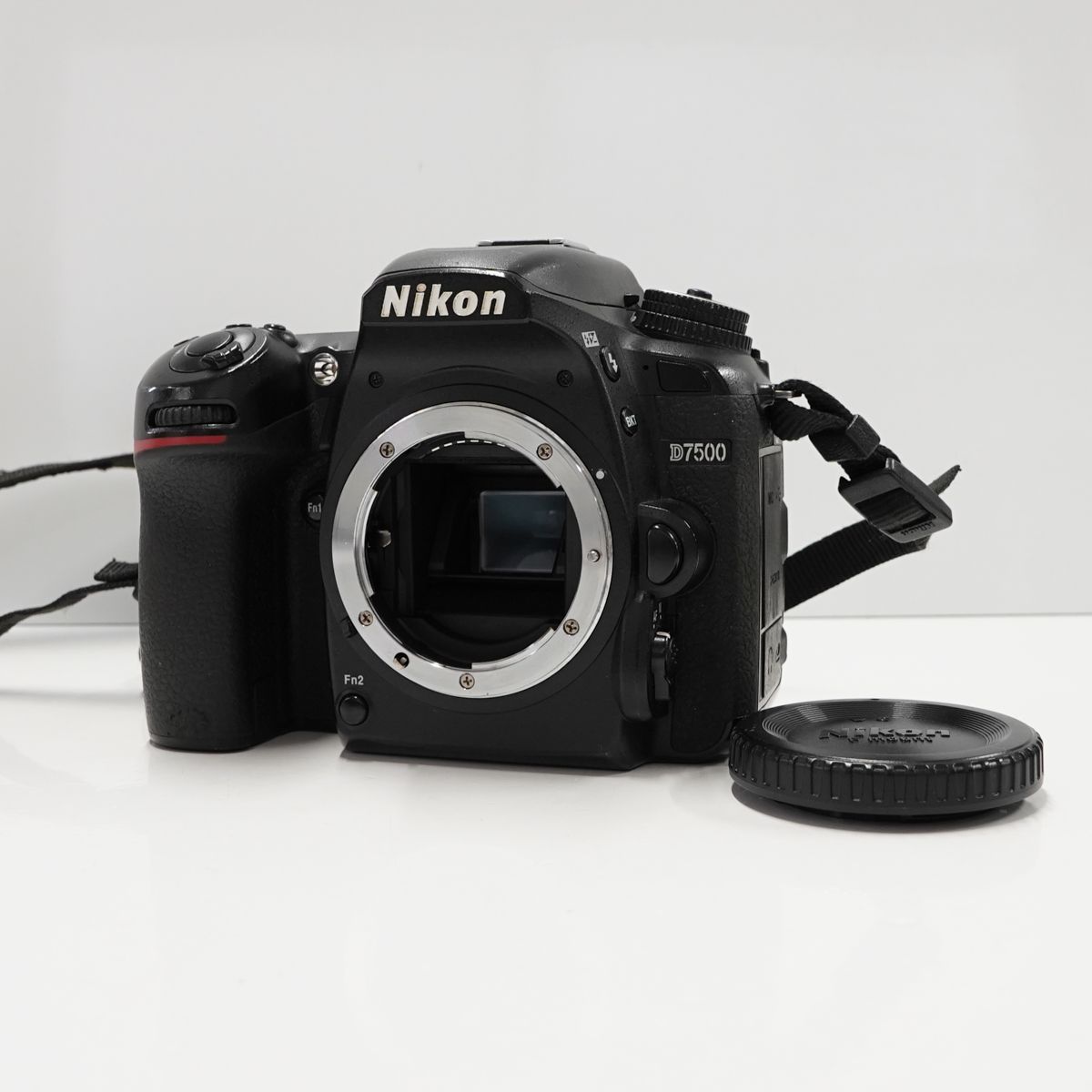 Nikon D7500 ボディ USED美品 デジタル一眼 DX 本体+バッテリー APS-C Wi-Fi 高速連写 完動品 中古 CP2068  メルカリShops