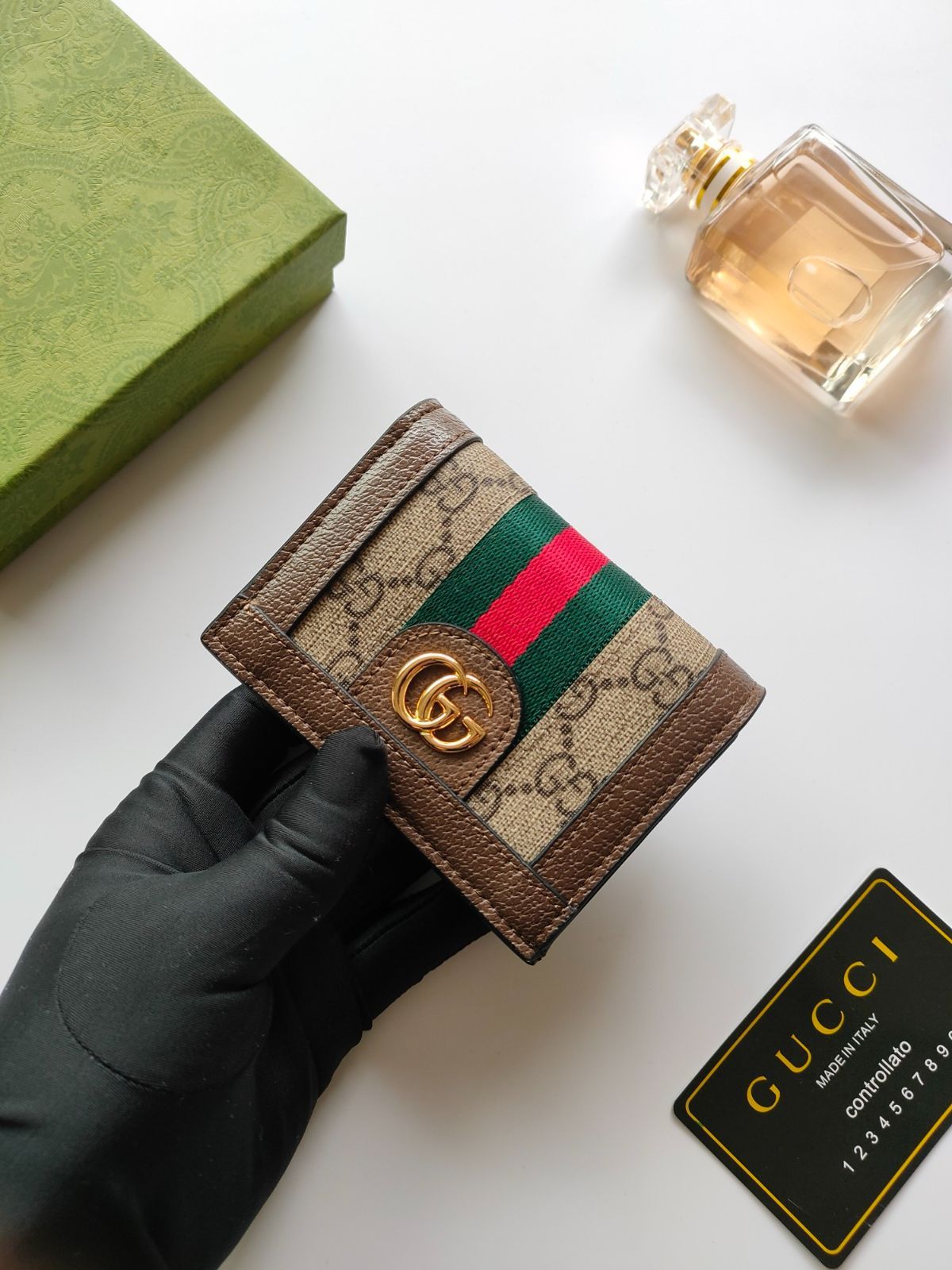 GUCCI ミニウォレット二つ折り財布