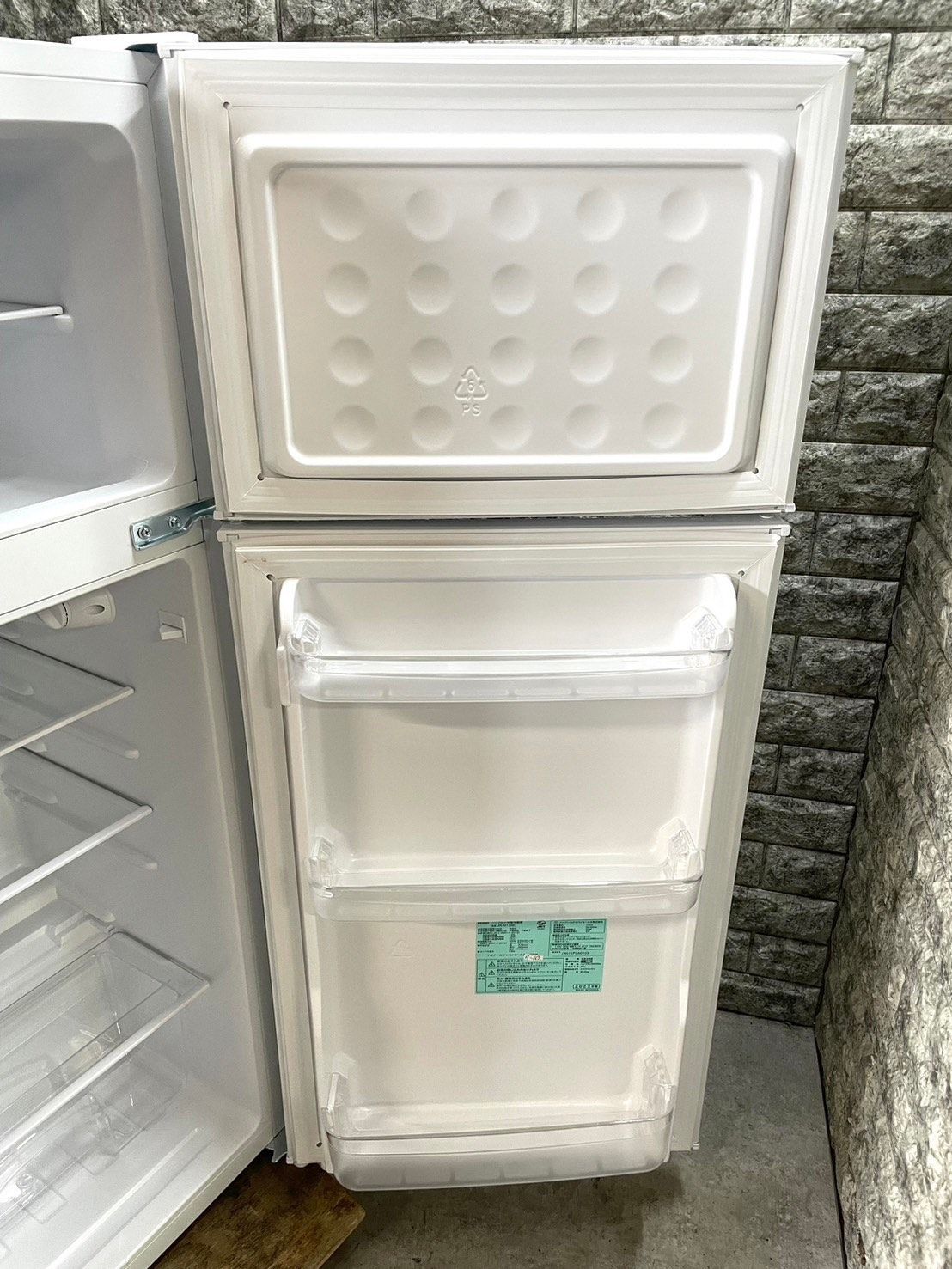 高年式】大阪送料無料☆3か月保障付き☆冷蔵庫☆2023年  