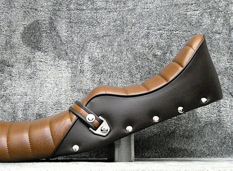 NC36 新あんこ 鋲打ち 茶 タックロールシート チョビ三CB400four ヨンフォア アンコ抜き 3段 ローダウン へっぽこ社長 外装 三段シート