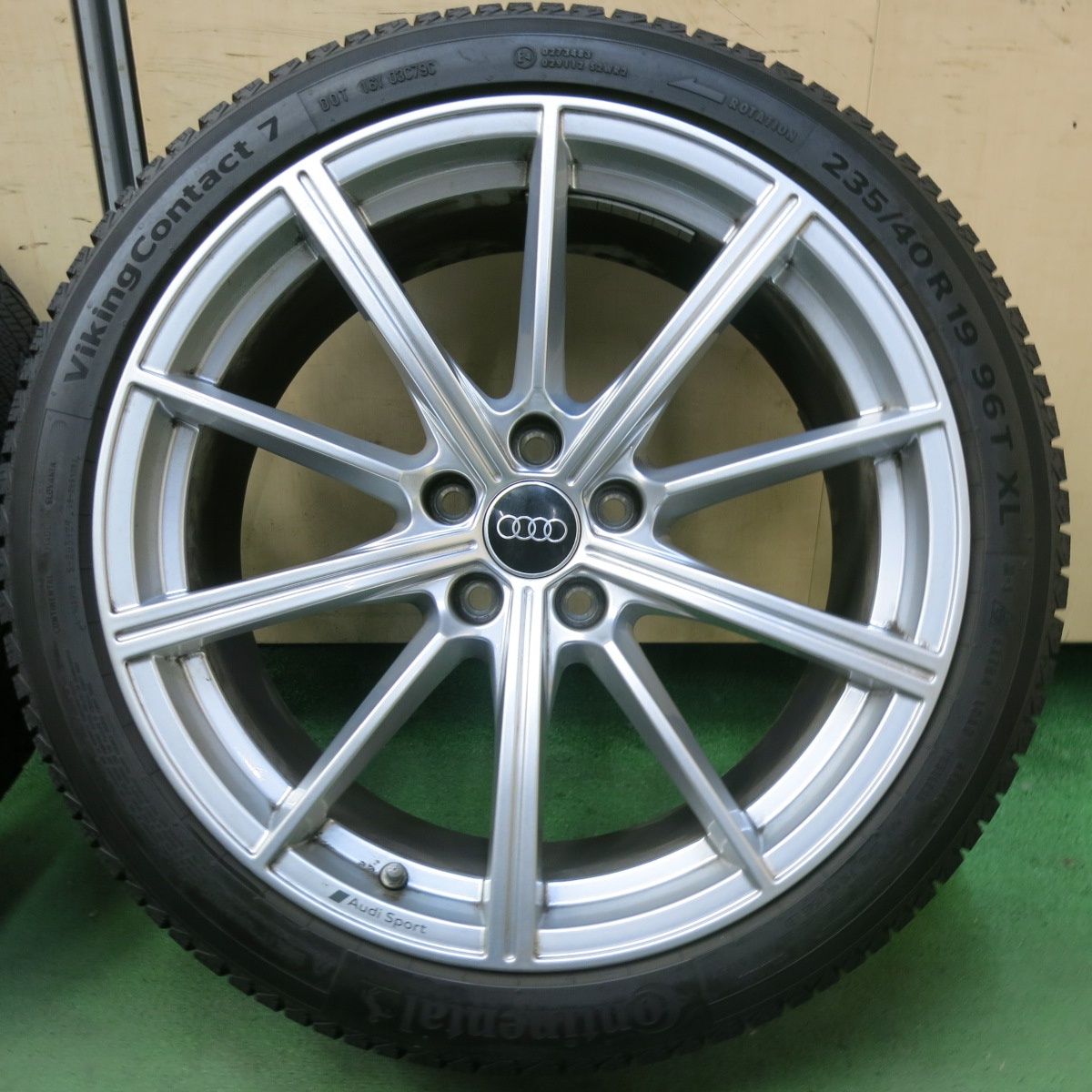 バリ溝！23年！キレイ！9分☆アウディ RS4 RS5 B9 8W 純正 235/40R19 