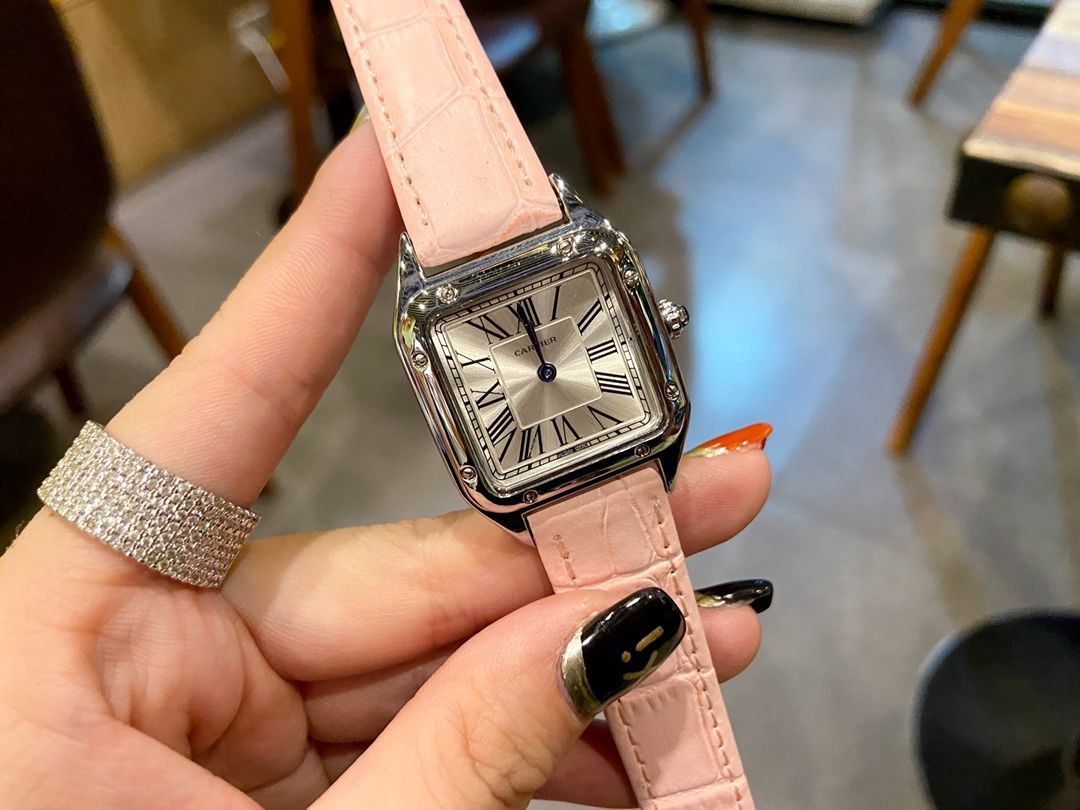 今日 Cartier ?地? Santos-Dumont 超薄杜蒙シリーズ腕時計