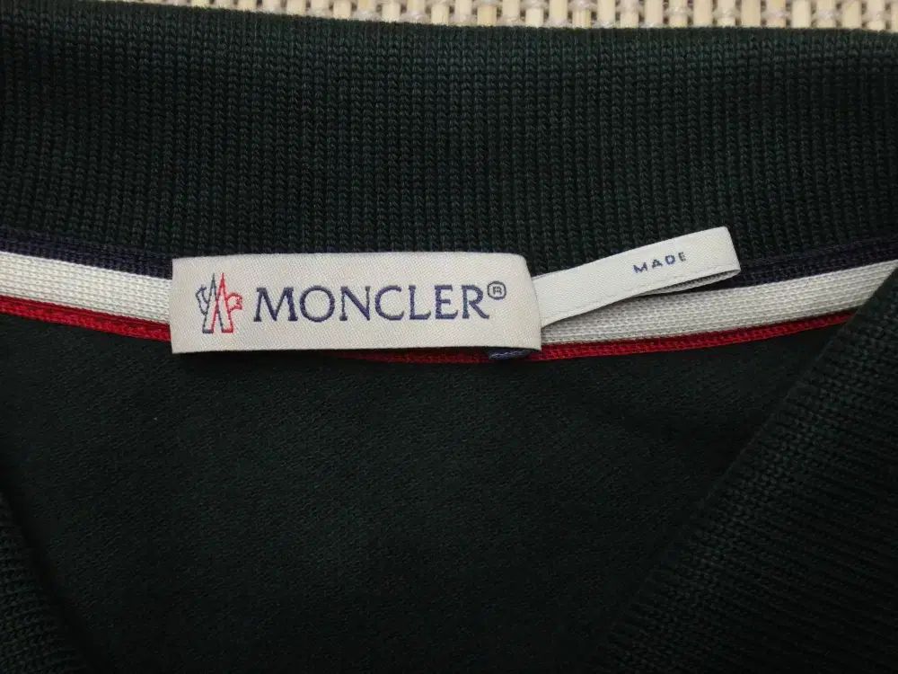 ネック 長袖Tシャツ