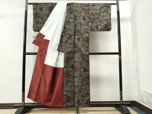 平和屋着物○本場大島紬 泥染め 亀甲花文 正絹 逸品 未使用 CAAS6755yc