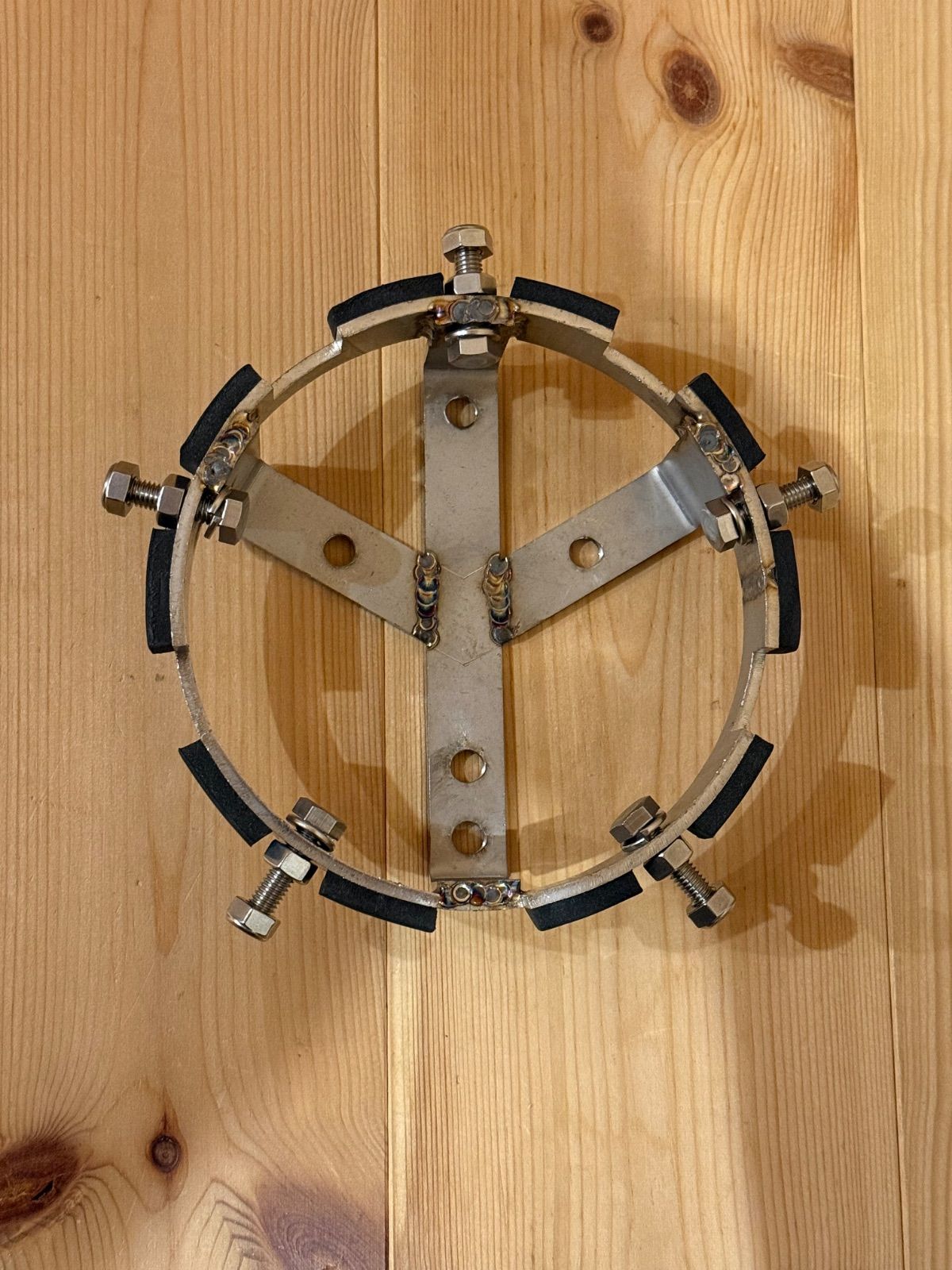 2トン★丸型★キャンター エルフ用 ホイールセンターハブカバー 2穴 デコトラ 2トン☆丸型☆キャンター エルフ用 ホイールセンターハブカバー