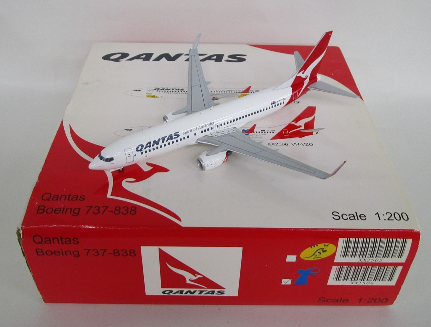 JCWINGS 1/200 XX2506 B737-800 カンタス航空 VH-VZO【ジャンク