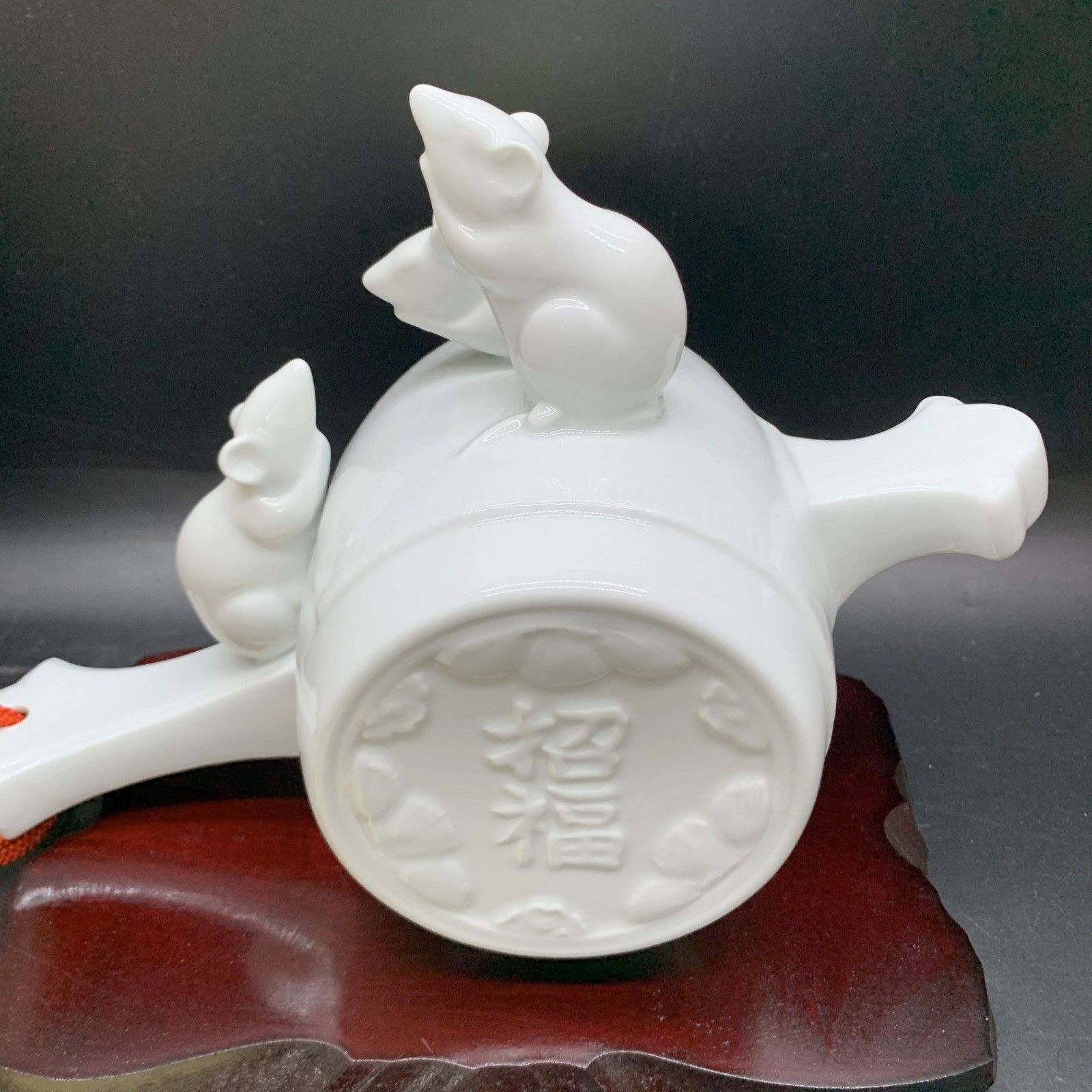 有田焼 干支置物鼠打ち出の小槌 白 磁器製 3匹のネズミ干支の子