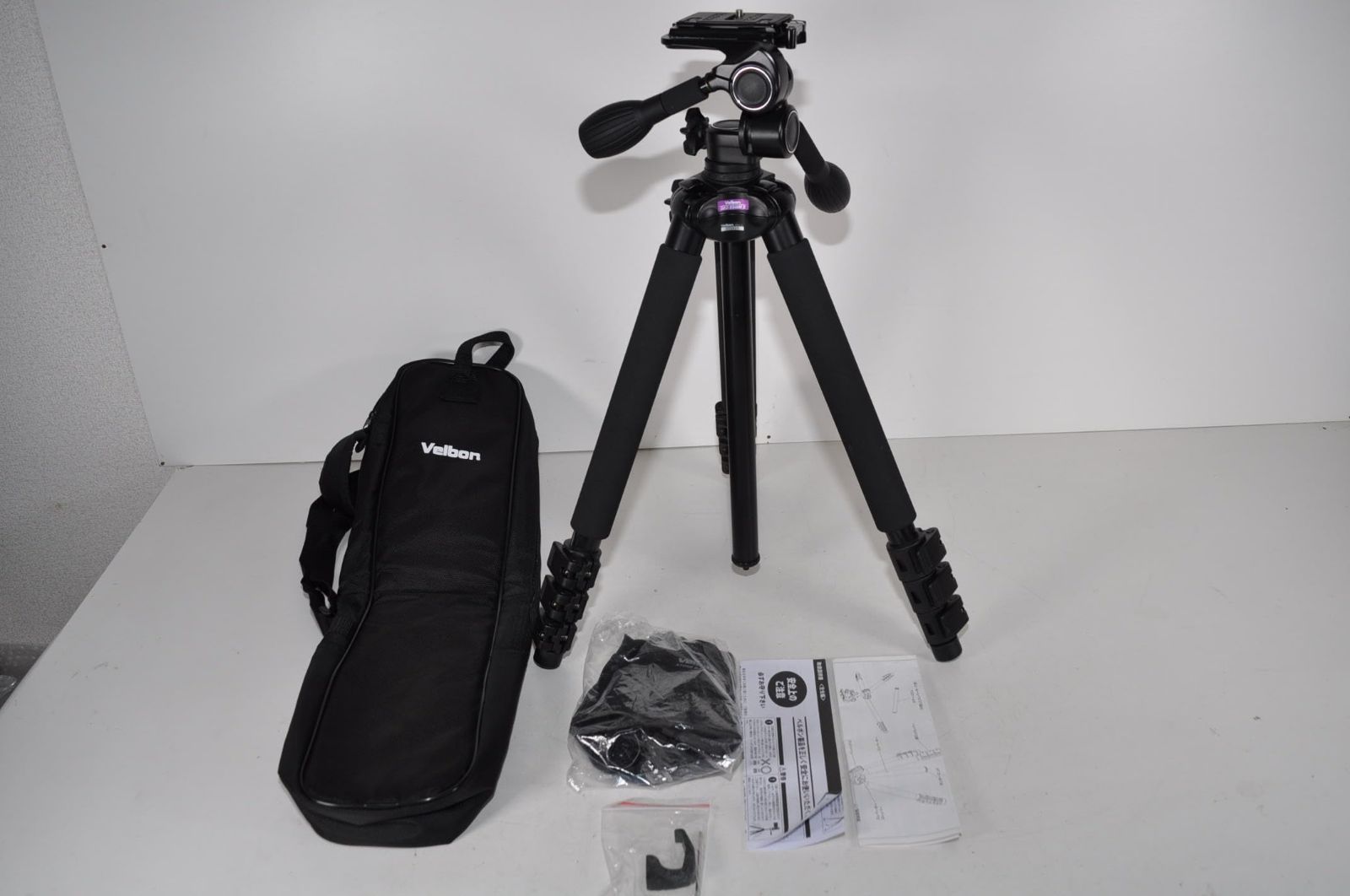 Velbon カーボン三脚 Geo Carmagne E545M II 4段 レバーロック 脚径25mm 中型 3Way雲台 クイックシュー対応 カーボン脚 442581 ブラック