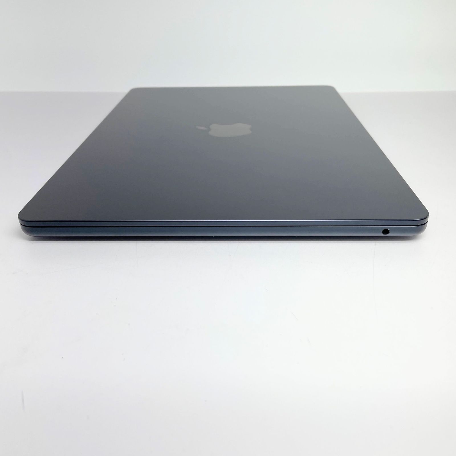 美品 Apple MacBook Air M2 2022 MLY33J/A 8GB SSD 256GB