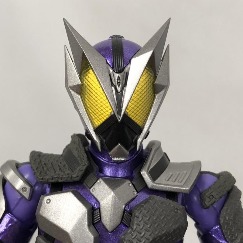 中古】バンダイ S.H.Figuarts 仮面ライダー滅 スティング