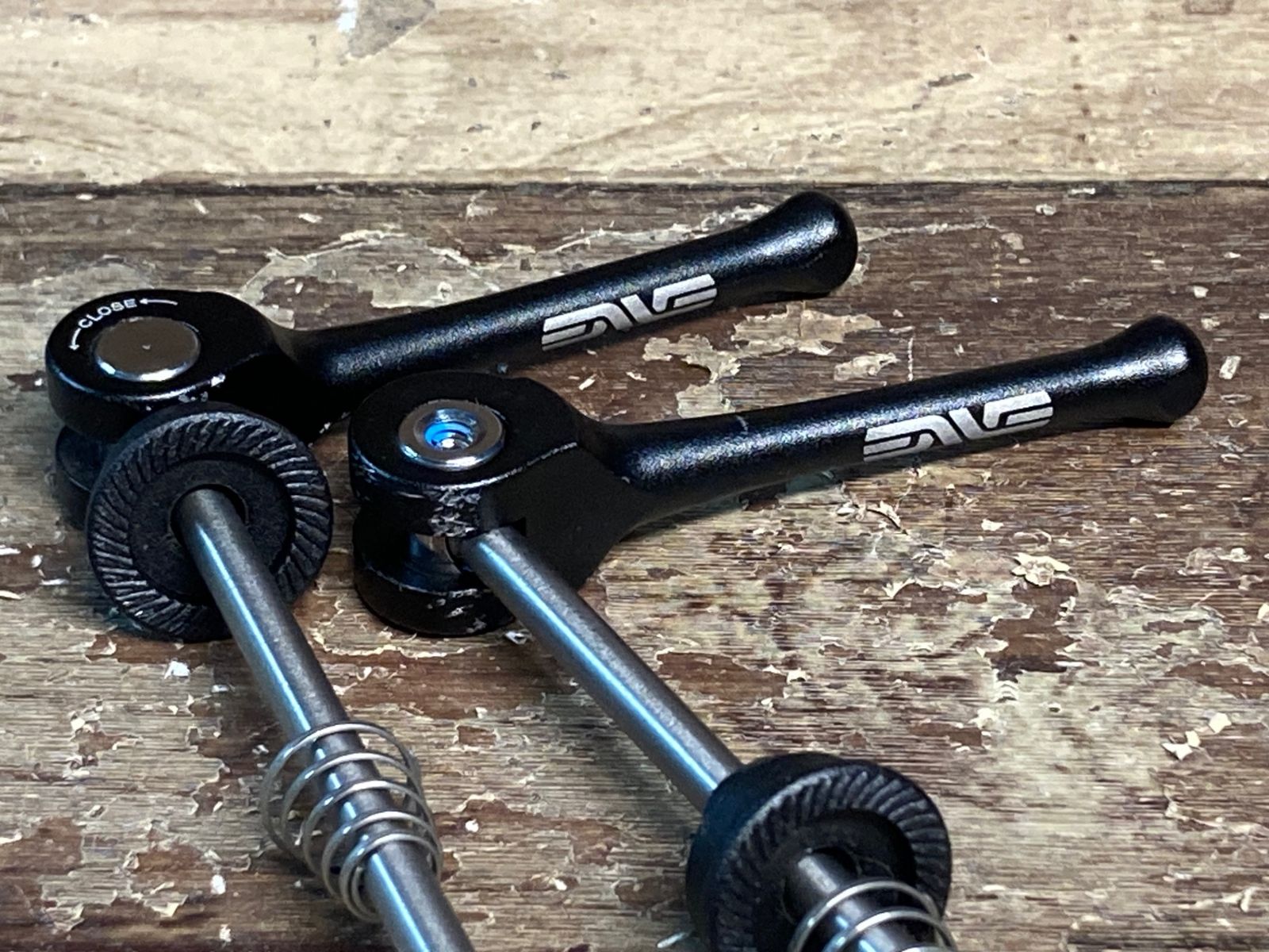 IK923 エンヴィ ENVE Titanium Skewers クイックリリース 前後セット 