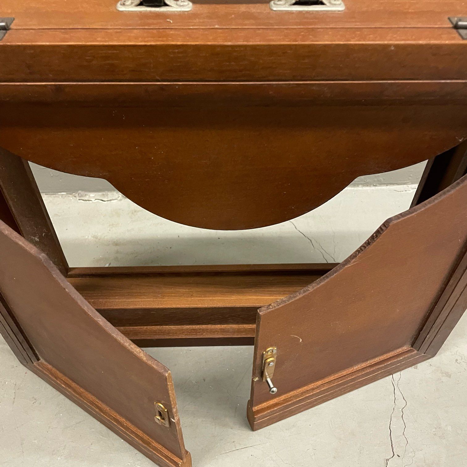 紙芝居舞台　童心社 童心社 紙芝居舞台 【管理番号0AE】 - メルカリ