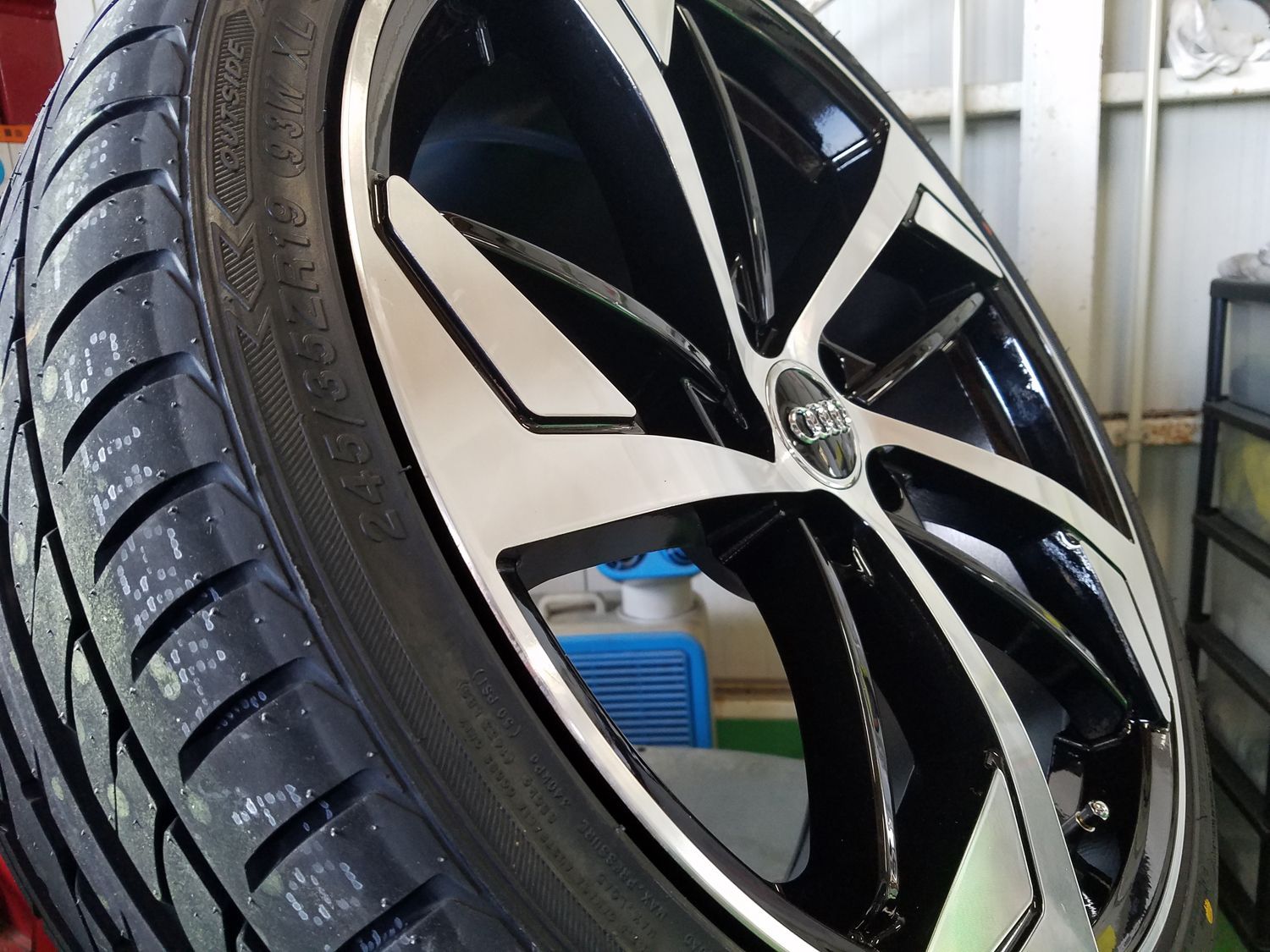 新品 Audi アウディ A5(8T) A6(4F/4G) A7(4G) 20インチ 新品